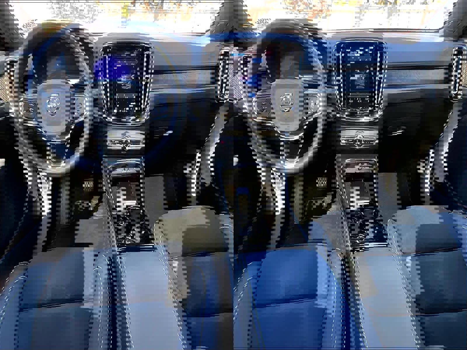 Used 2022 Volvo C40 P8 Recharge Ultimate image 18