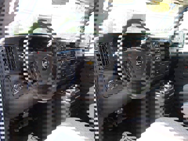 Used 2017 Chevrolet Express 3500 image 12