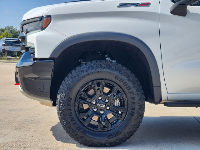 Used 2026 Chevrolet Silverado 1500 ZR2 AWD/4WD image 8
