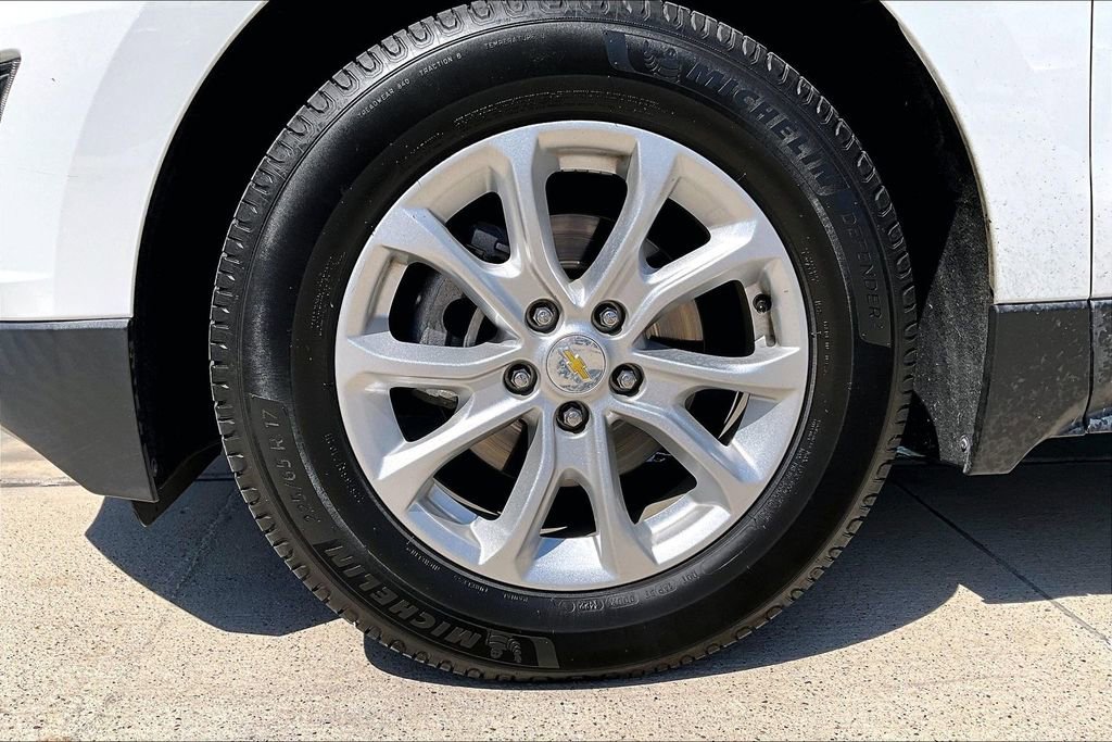Used 2018 Chevrolet Equinox LT FWD image 11