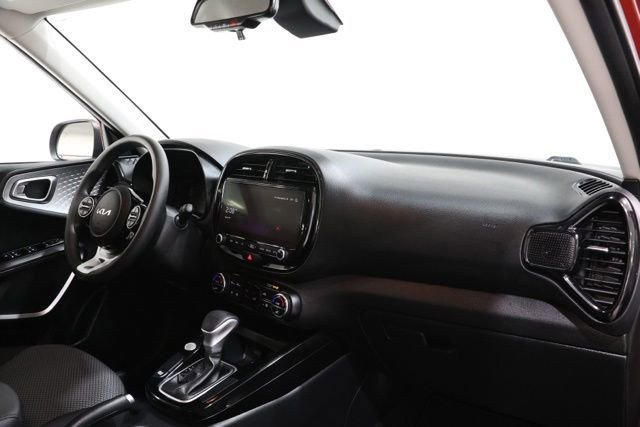 Used 2024 Kia Soul S FWD image 16