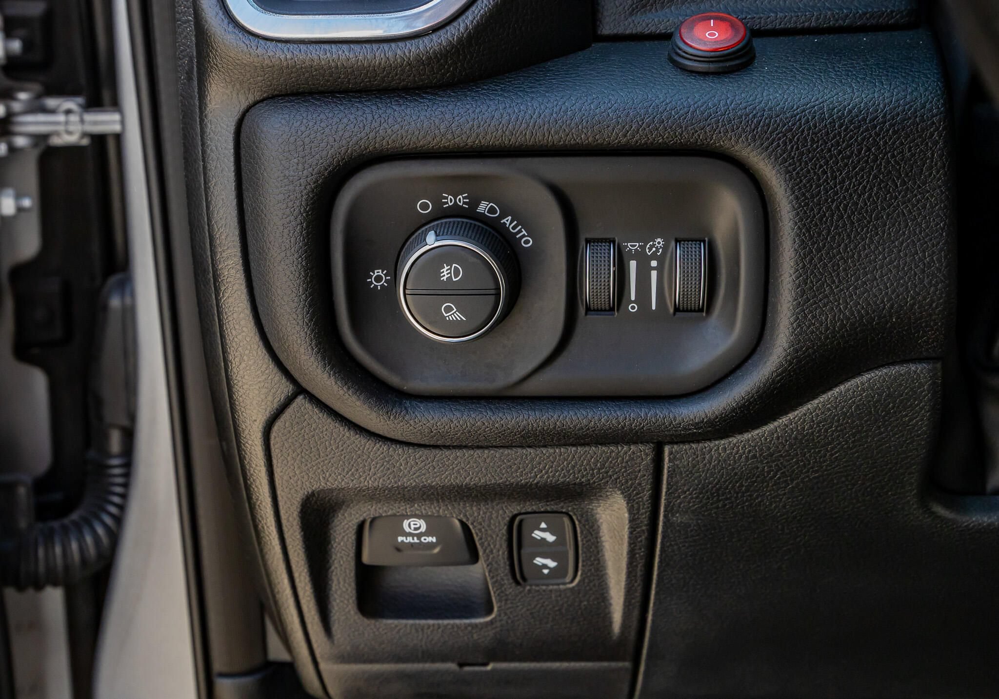 Used 2022 RAM 1500 Laramie AWD/4WD image 18