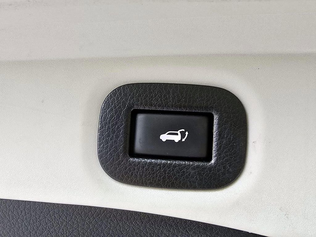 Used 2020 Nissan Rogue SV image 26