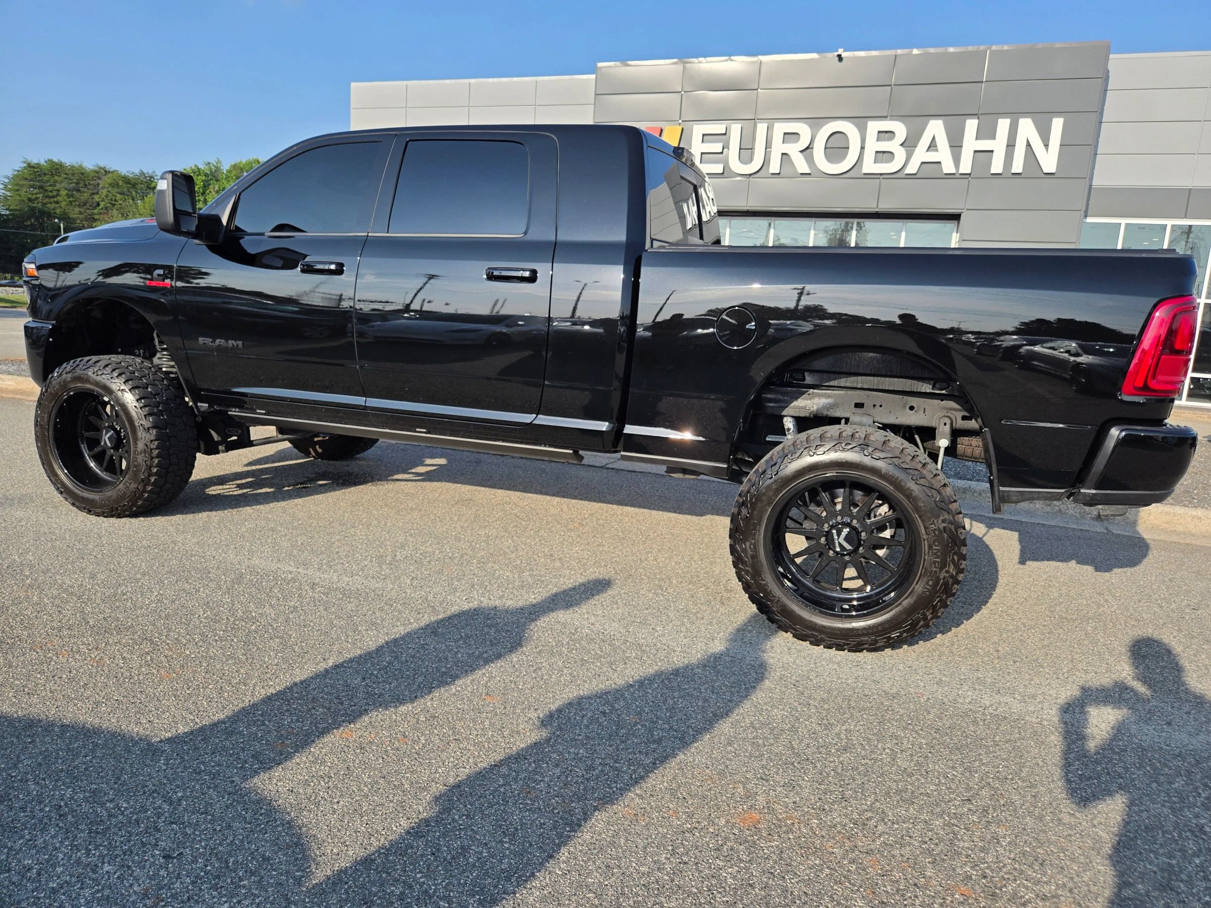 Used 2025 RAM 2500 Laramie w/ Night Edition AWD/4WD image 28