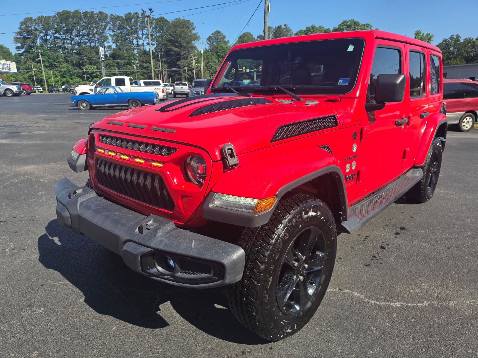 Used 2021 Jeep Wrangler Unlimited Sahara AWD/4WD image 5