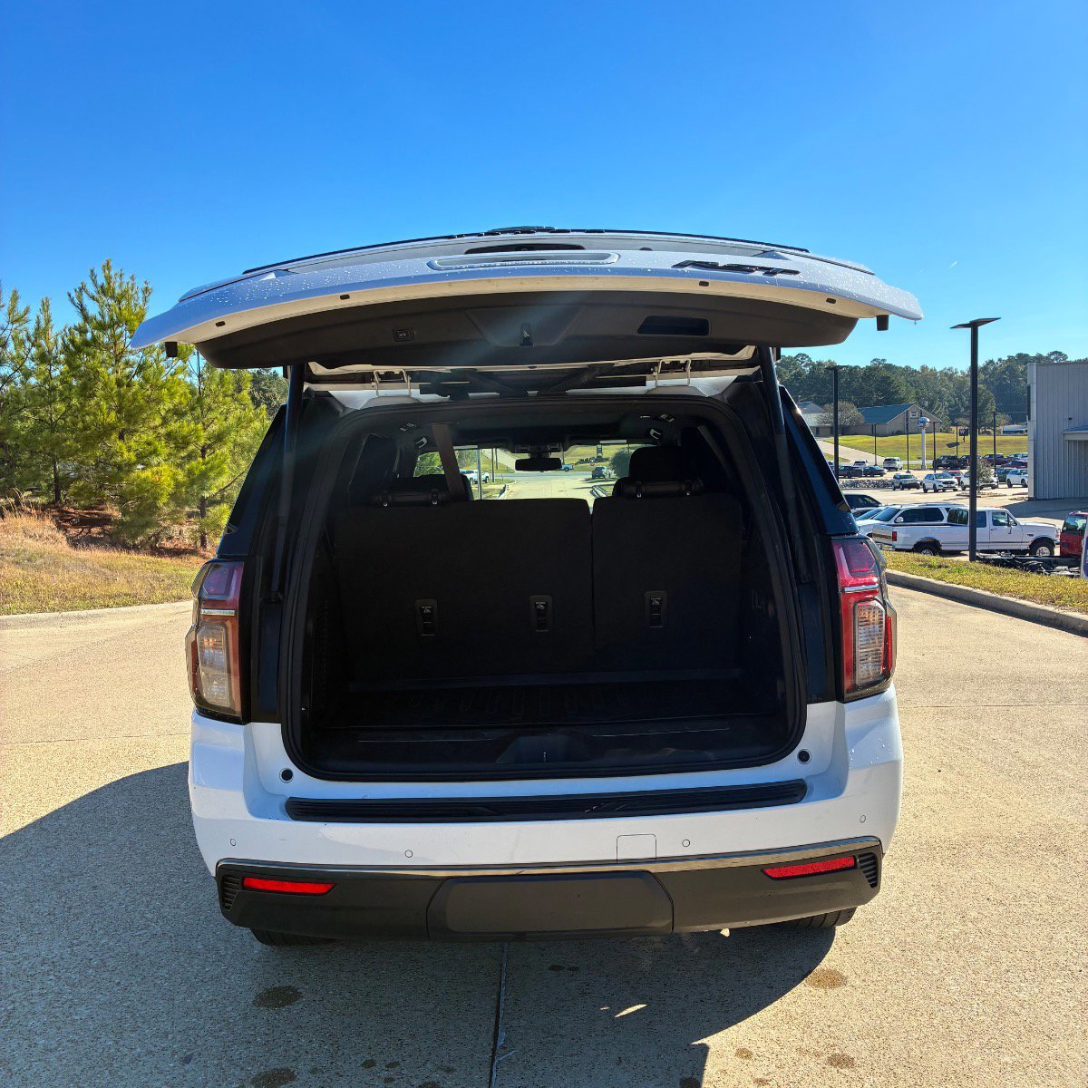 Used 2022 Chevrolet Tahoe RST w/ Luxury Package image 5