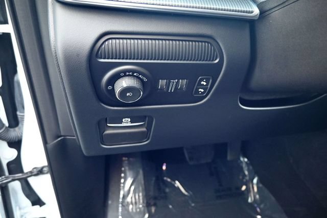 Used 2023 Jeep Grand Wagoneer Series II AWD/4WD image 22