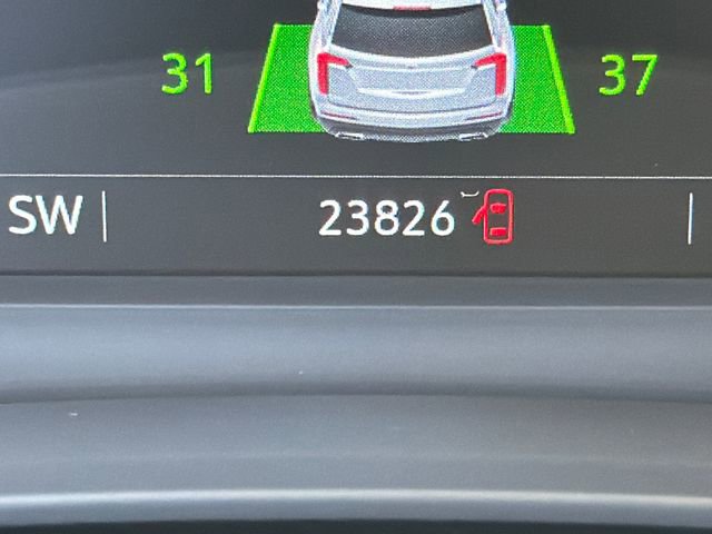 Used 2025 Cadillac XT6 Premium Luxury image 28