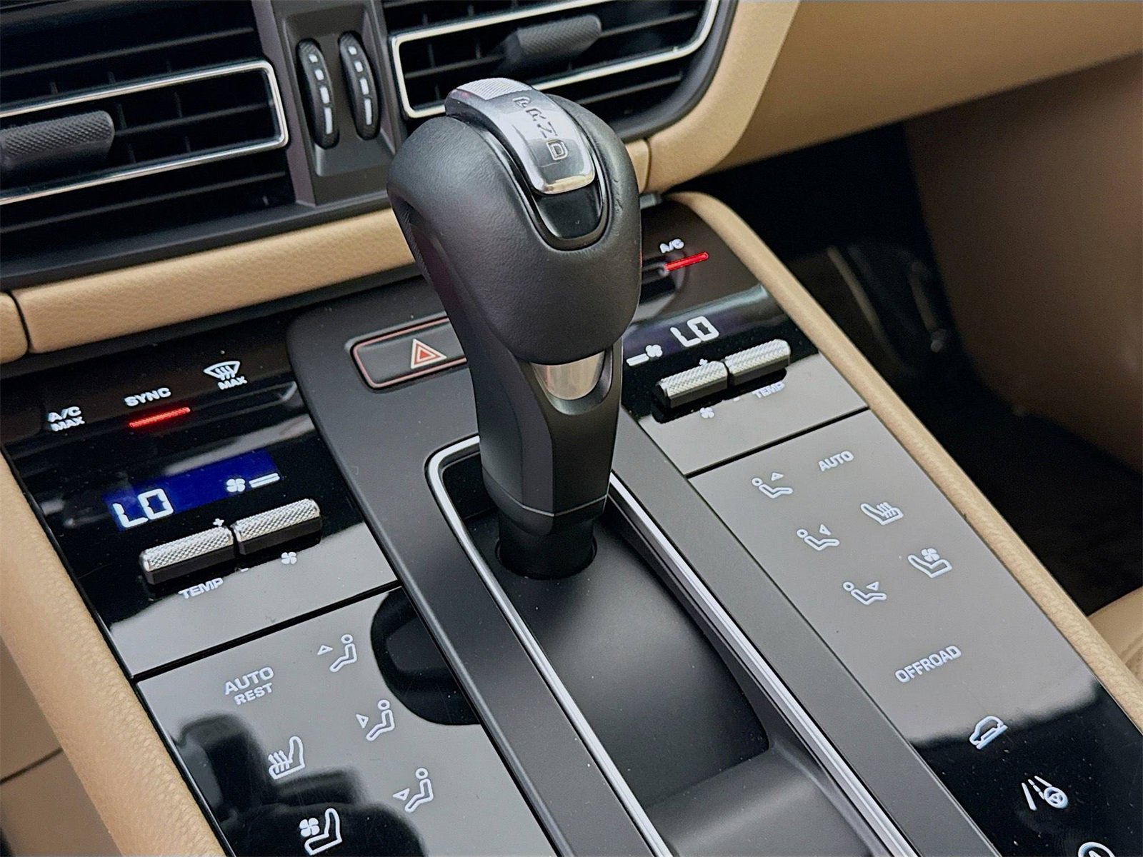 Used 2022 Porsche Macan image 14