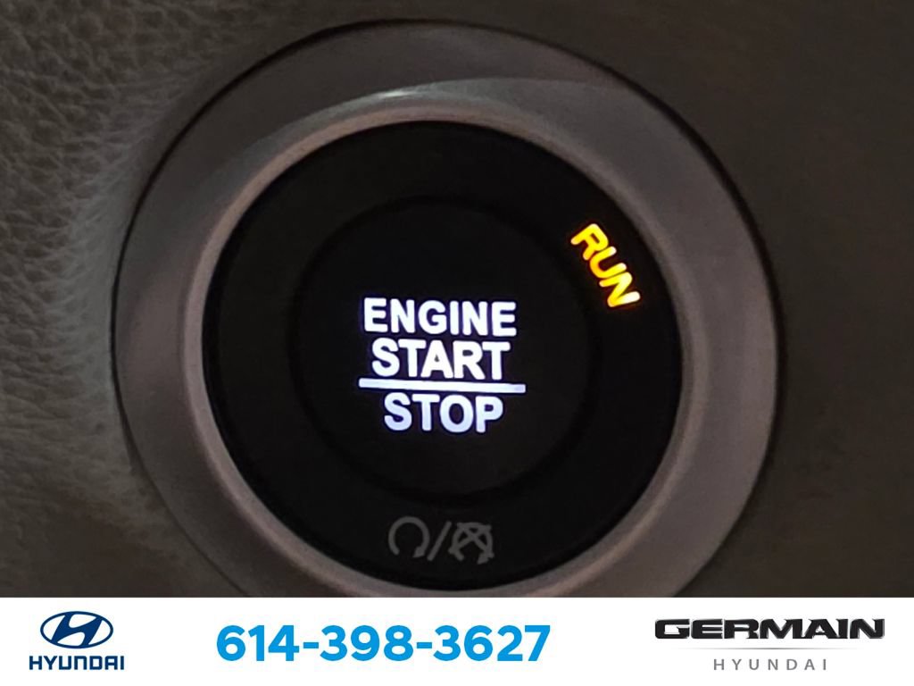 Used 2023 Chrysler Pacifica Touring-L FWD image 32