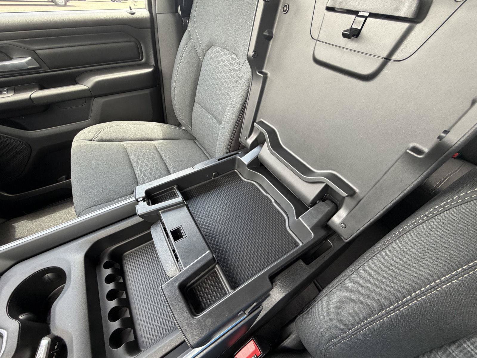 New 2026 RAM 1500 Express AWD/4WD image 14