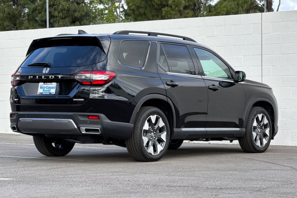 New 2026 Honda Pilot Touring image 4