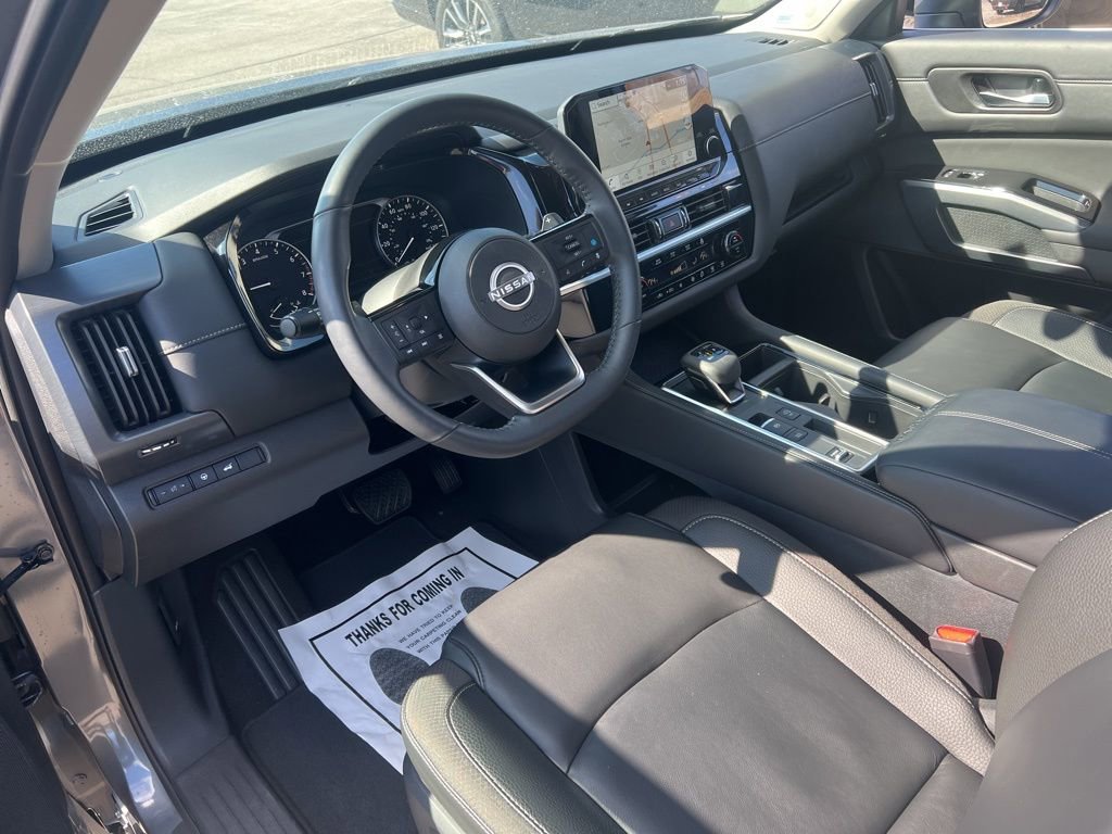 Used 2025 Nissan Pathfinder SL w/ SL Premium Package image 15