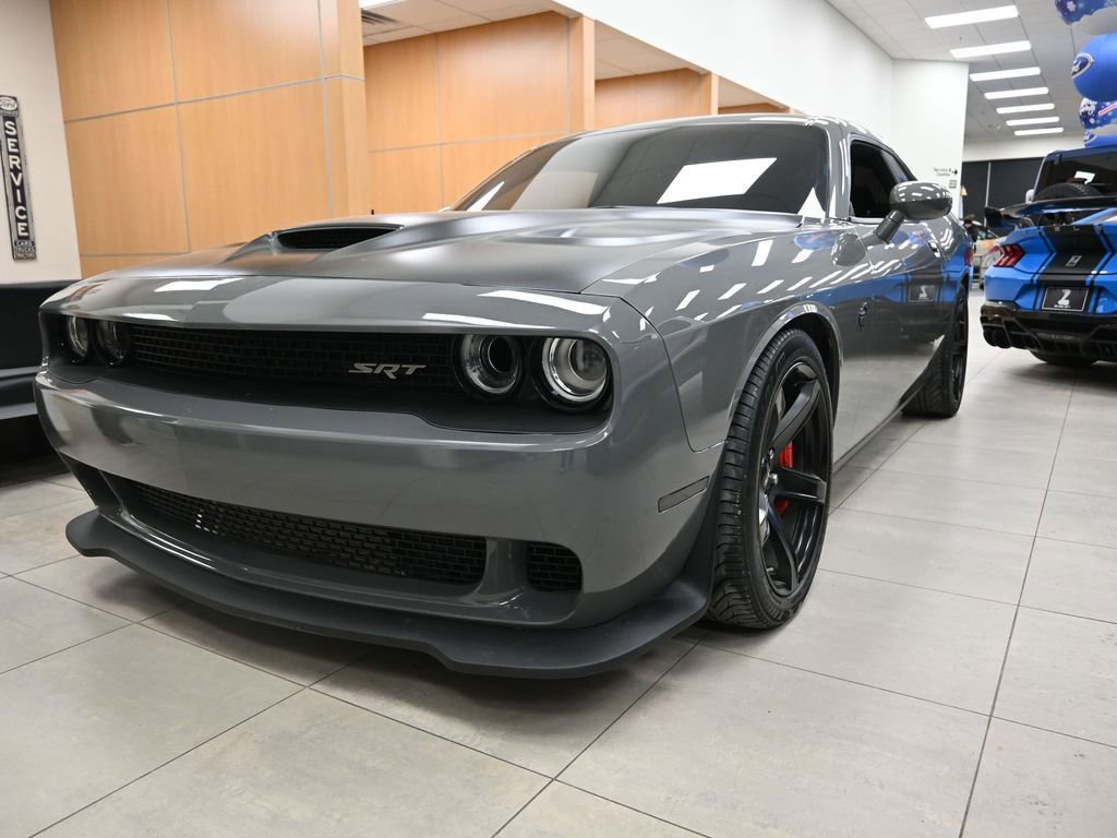 Used 2017 Dodge Challenger SRT Hellcat image 2