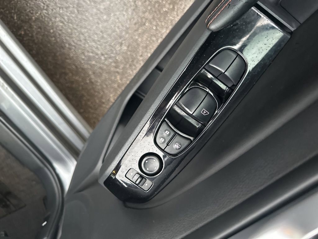 Used 2025 Nissan Altima 2.5 SR image 11