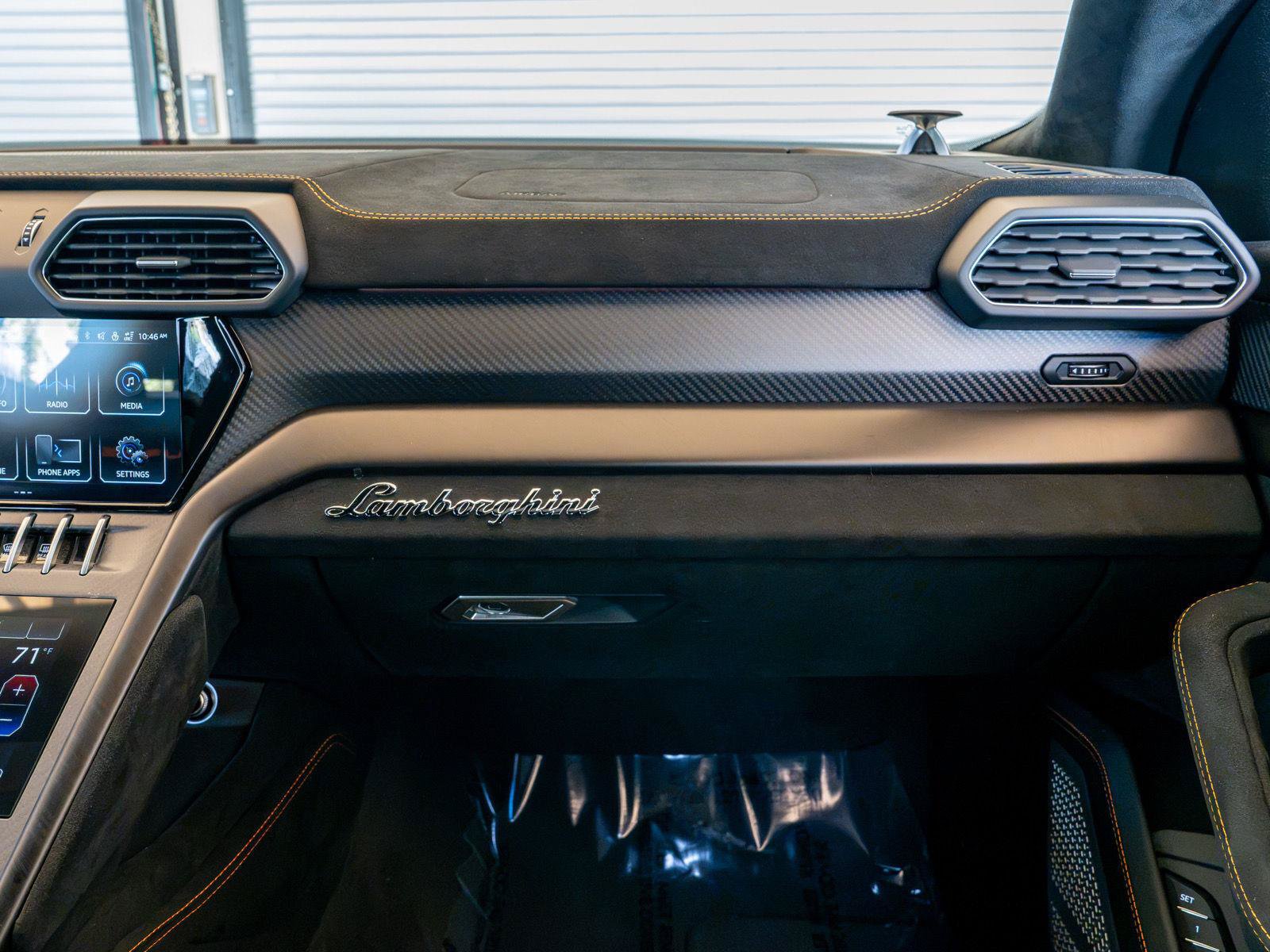 Used 2024 Lamborghini Urus Performante AWD/4WD image 21