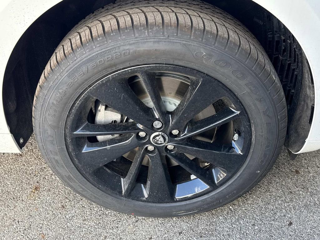 New 2026 Jaguar F-PACE R-Dynamic S image 10