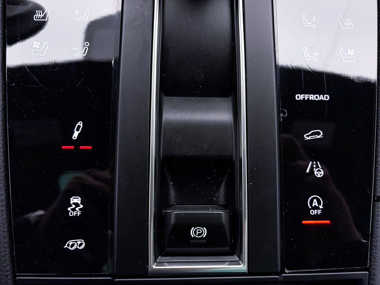 Used 2023 Porsche Macan S AWD/4WD image 33