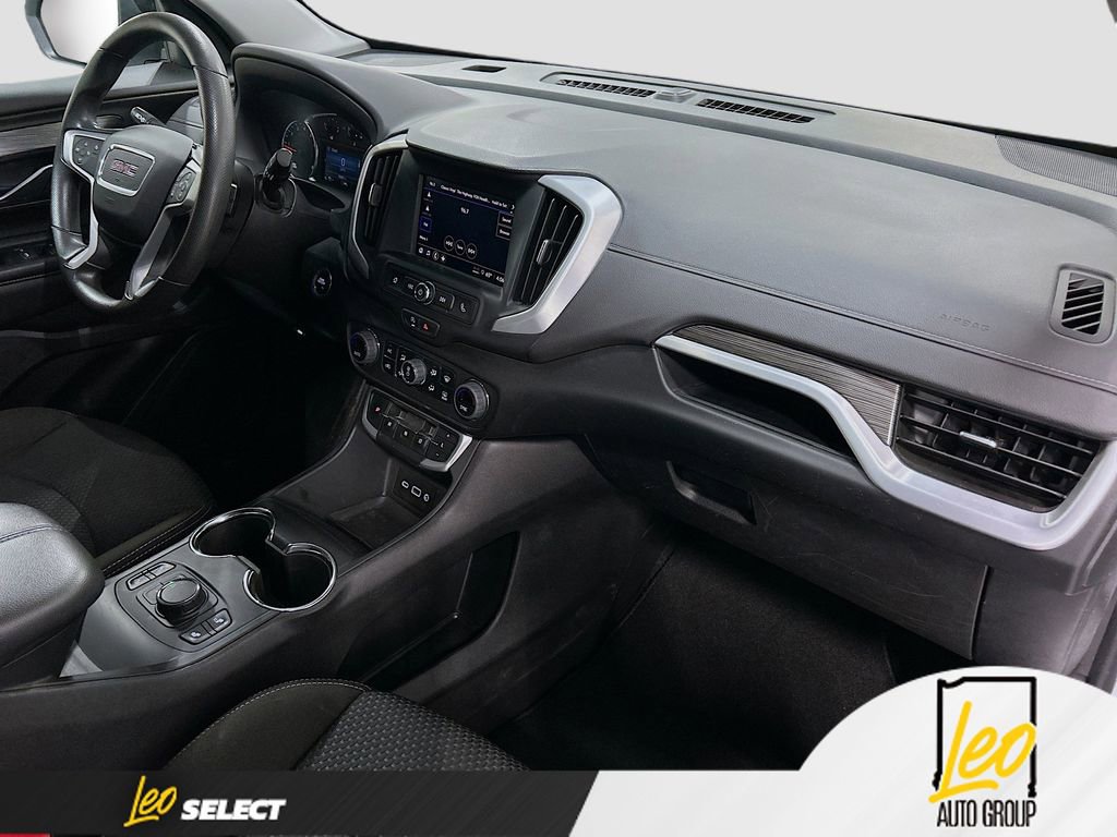Used 2024 GMC Terrain SLE w/ Driver Convenience Package image 28