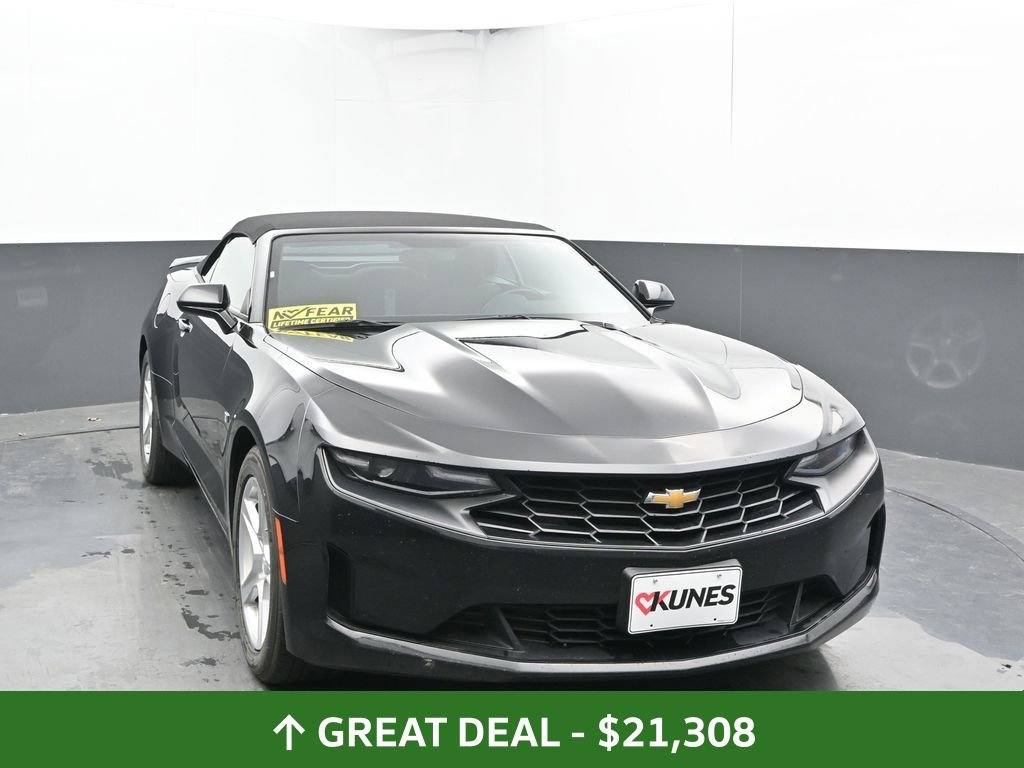 Used 2023 Chevrolet Camaro LT image 2