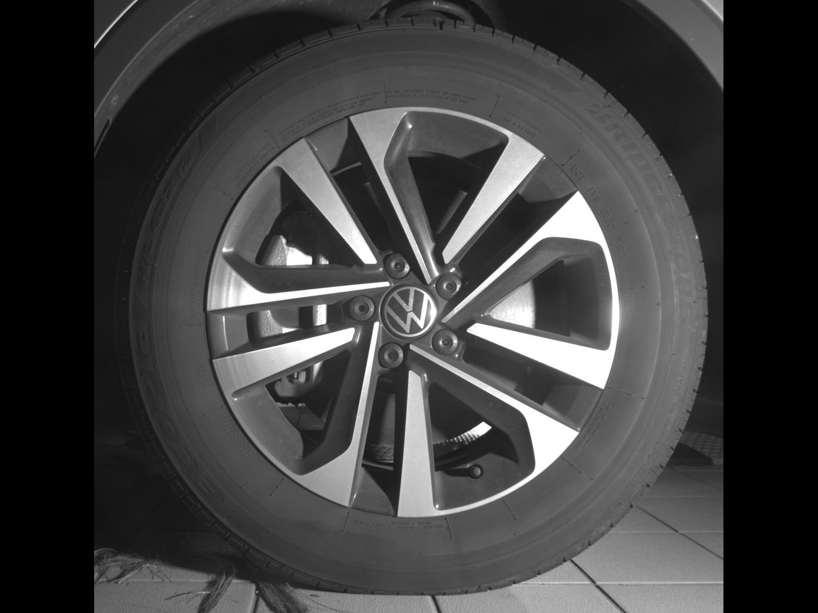 Used 2024 Volkswagen Tiguan S FWD image 25