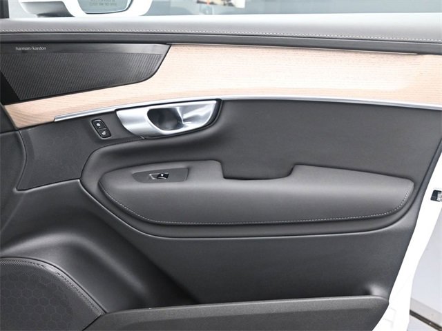 Used 2025 Volvo XC90 B5 Plus w/ Protection Package Premier image 31