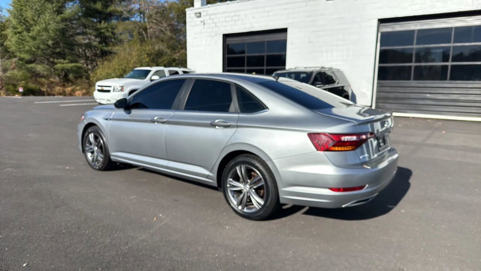 Used 2019 Volkswagen Jetta R-Line w/ R-Line Cold Weather Package image 5