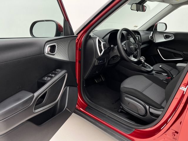 Used 2023 Kia Soul LX FWD image 11