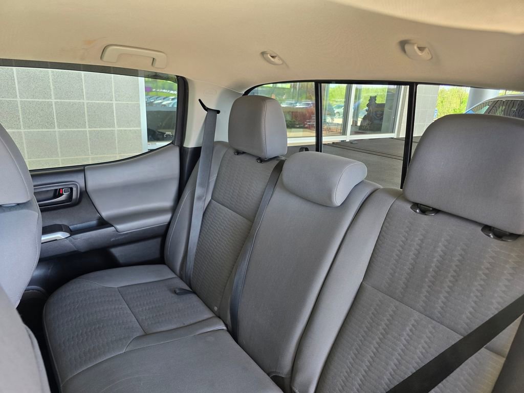 Used 2019 Toyota Tacoma SR5 AWD/4WD image 19