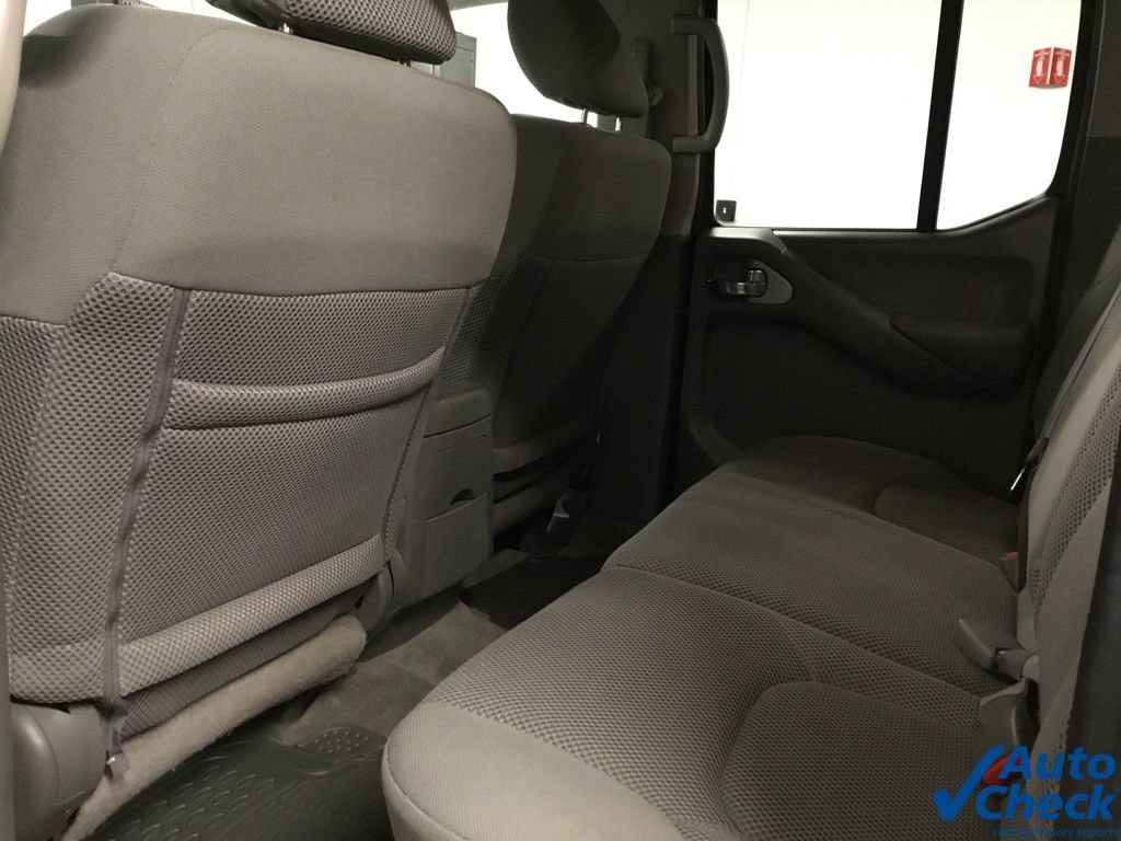 Used 2015 Nissan Frontier SV AWD/4WD image 27