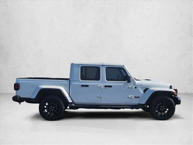 Used 2025 Jeep Gladiator Sport AWD/4WD image 4