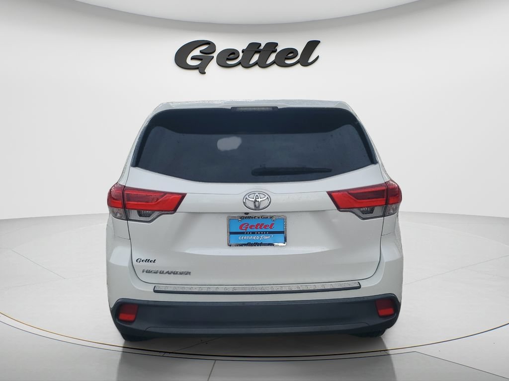 Used 2018 Toyota Highlander LE FWD image 6