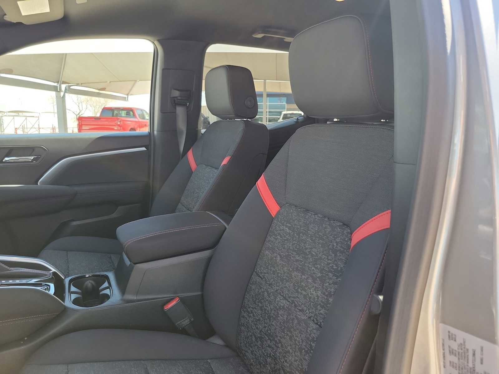 Used 2026 Chevrolet Colorado Z71 w/ Technology Package image 7