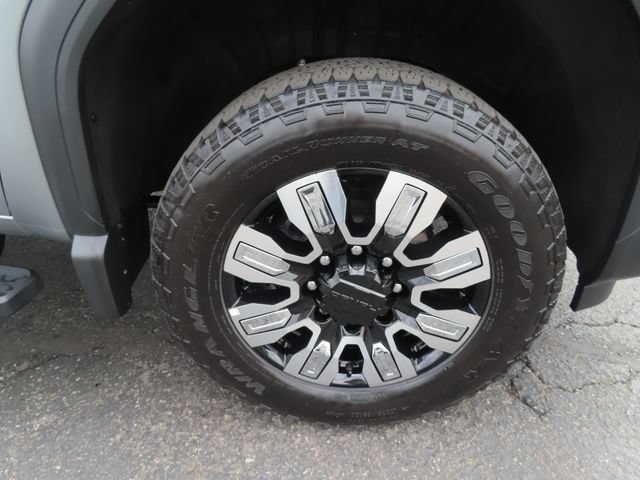 Certified 2026 GMC Sierra 3500 Denali w/ Denali Reserve Package AWD/4WD image 11
