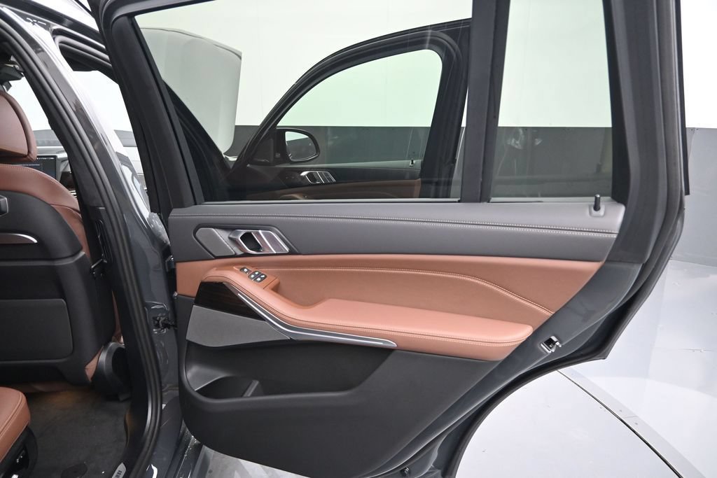 New 2027 BMW X7 M60i AWD/4WD image 23