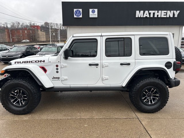 Used 2024 Jeep Wrangler Unlimited Rubicon image 2
