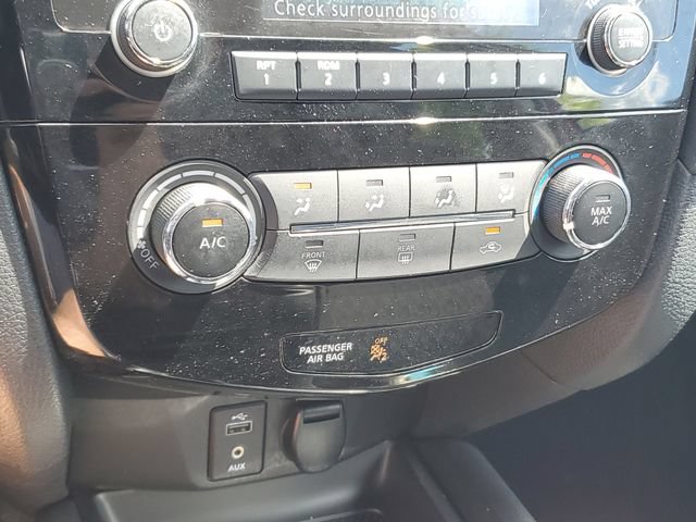 Used 2017 Nissan Rogue S AWD/4WD image 28