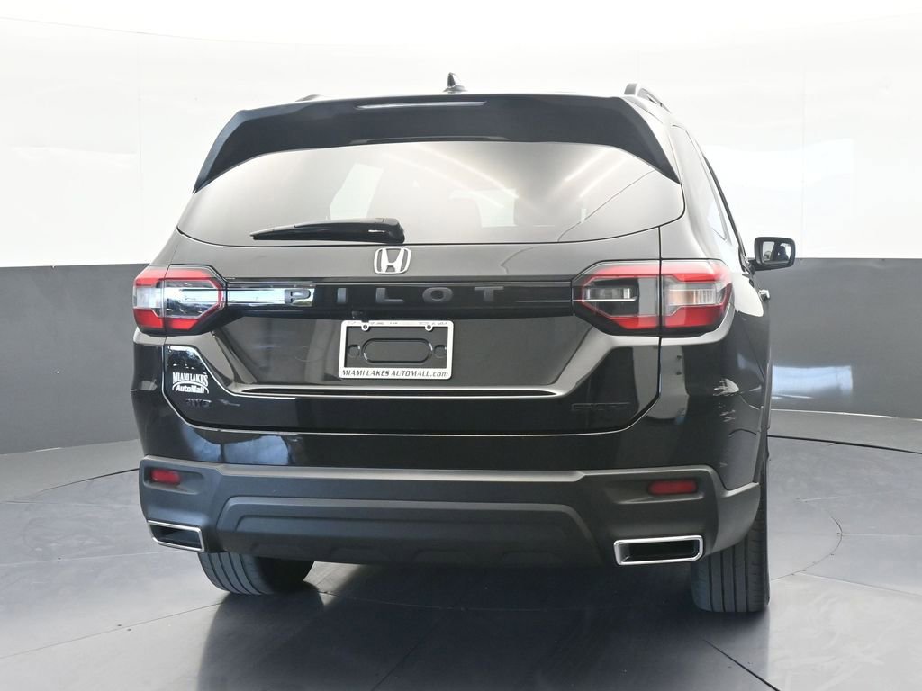 Used 2023 Honda Pilot Sport image 5
