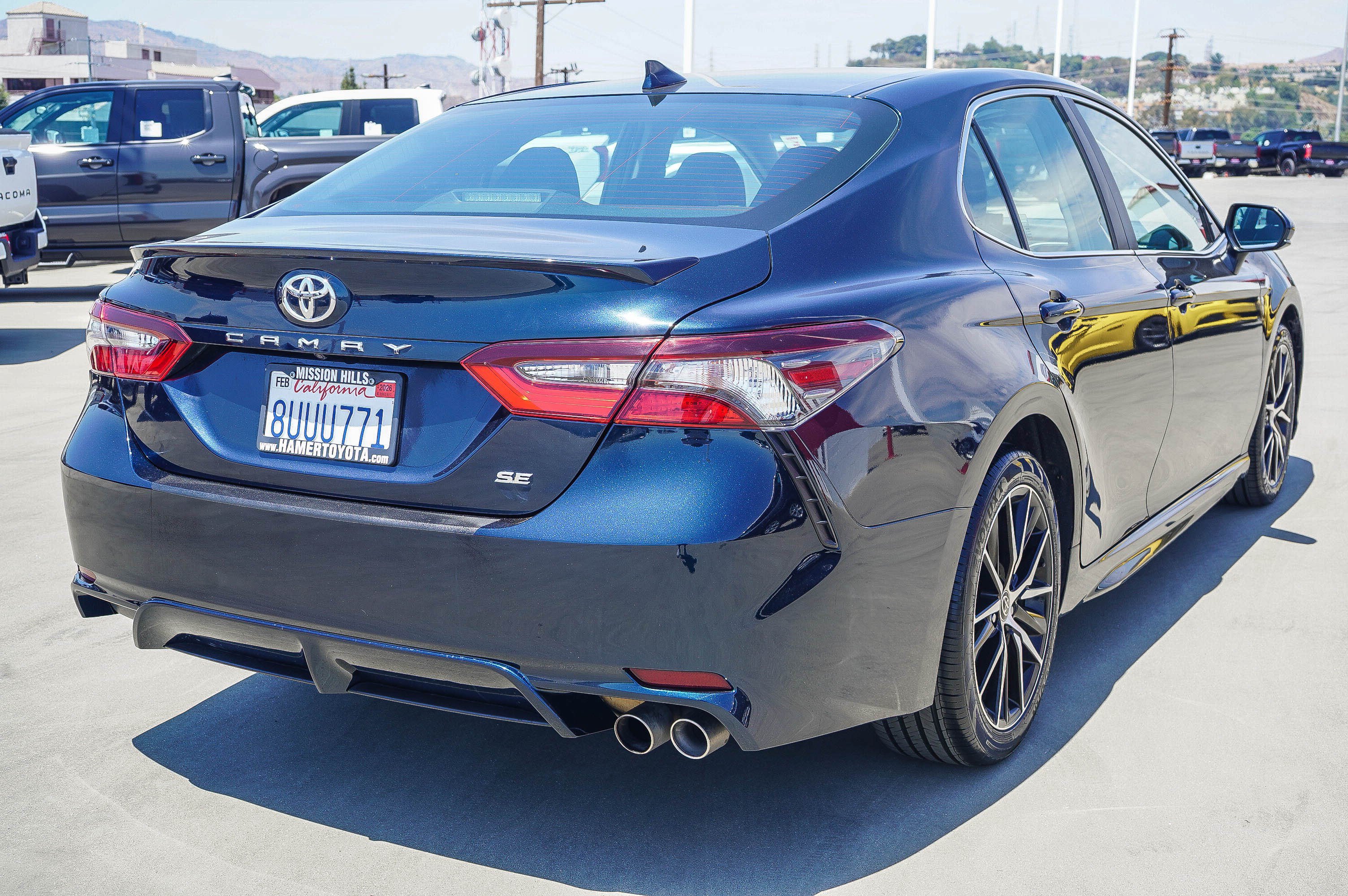 Used 2021 Toyota Camry SE w/ Carpet Mat Package (TMS) FWD image 7