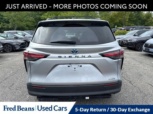 Used 2022 Toyota Sienna XLE w/ XLE Plus Package FWD image 7