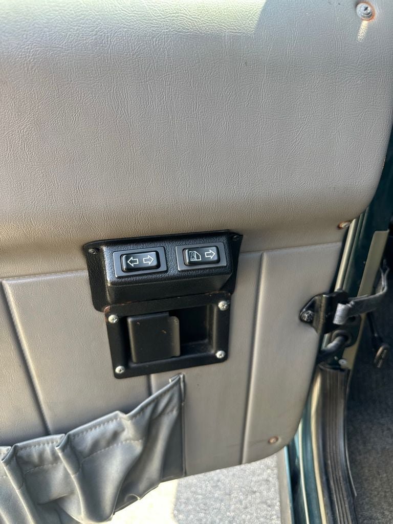 Used 1995 HUMMER H1 4-Door Wagon AWD/4WD image 17
