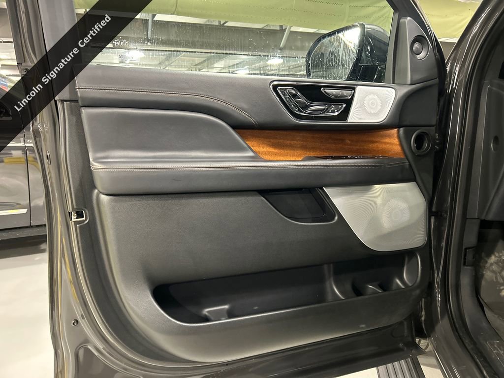 Certified 2023 Lincoln Navigator Black Label image 9