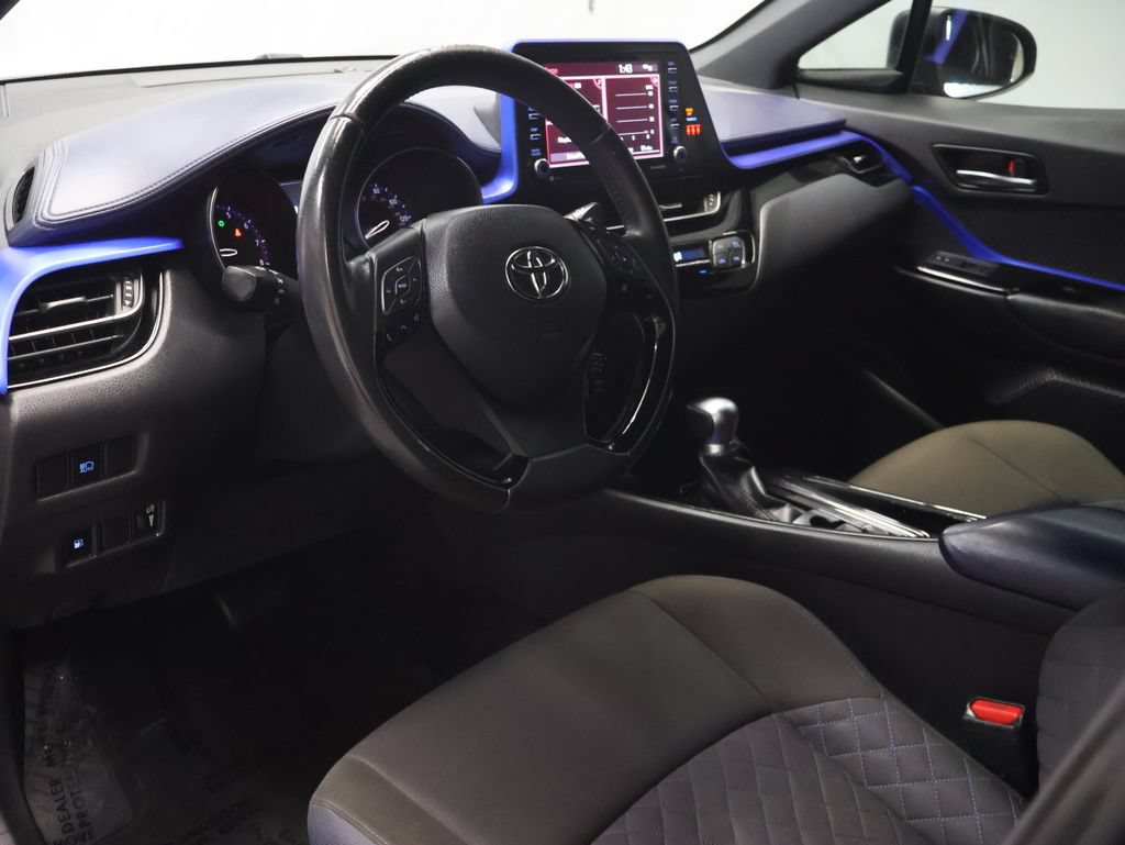 Used 2021 Toyota C-HR XLE FWD image 17