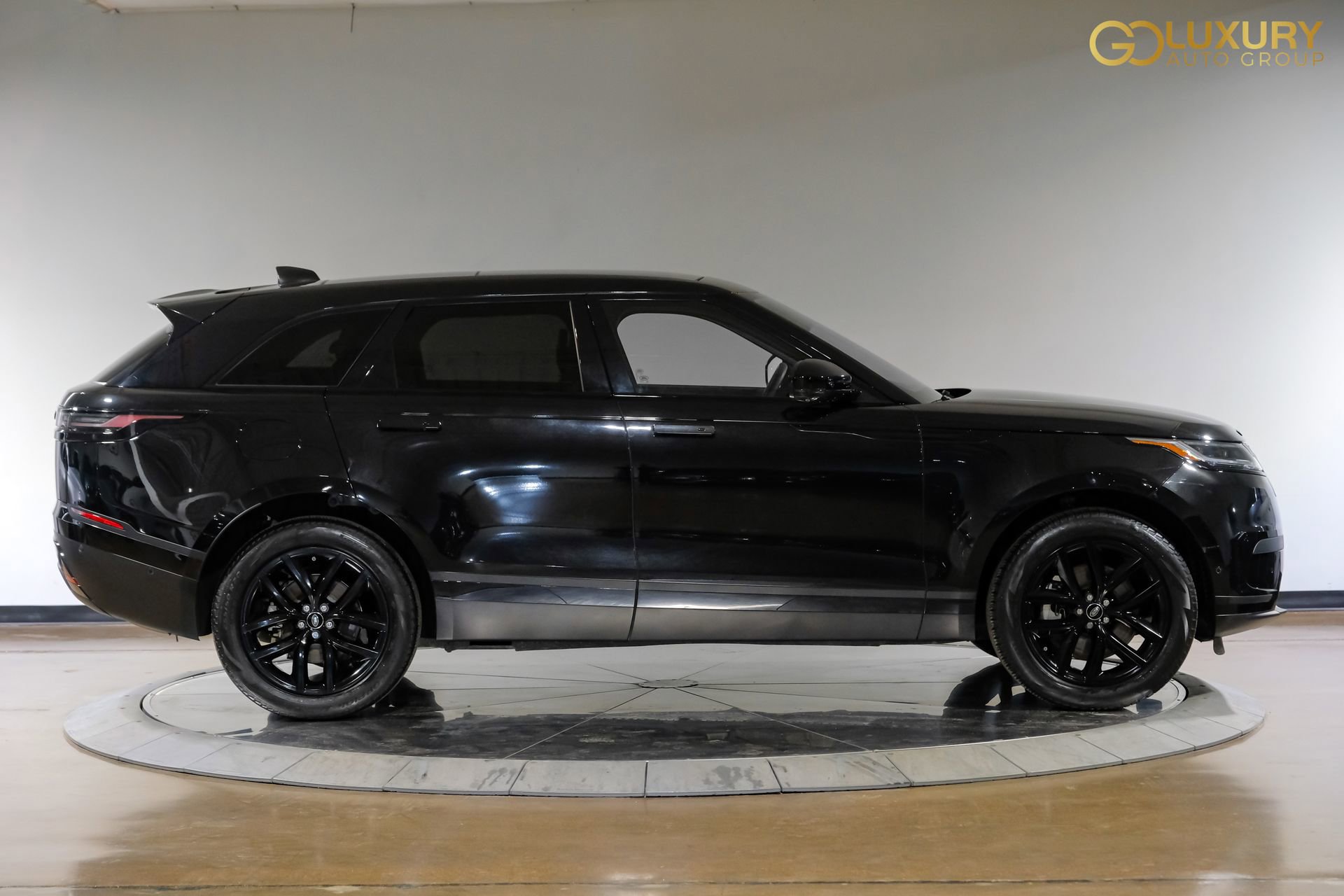 Used 2024 Land Rover Range Rover Velar S AWD/4WD image 9