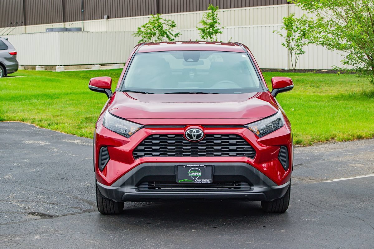 Used 2022 Toyota RAV4 LE AWD/4WD image 2