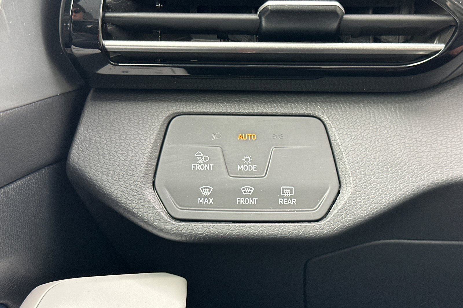 Used 2023 Volkswagen ID.4 Pro S image 31