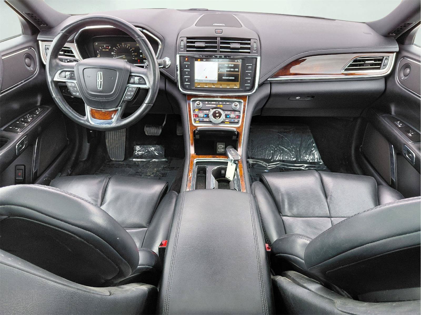 Used 2018 Lincoln Continental Reserve AWD/4WD image 2