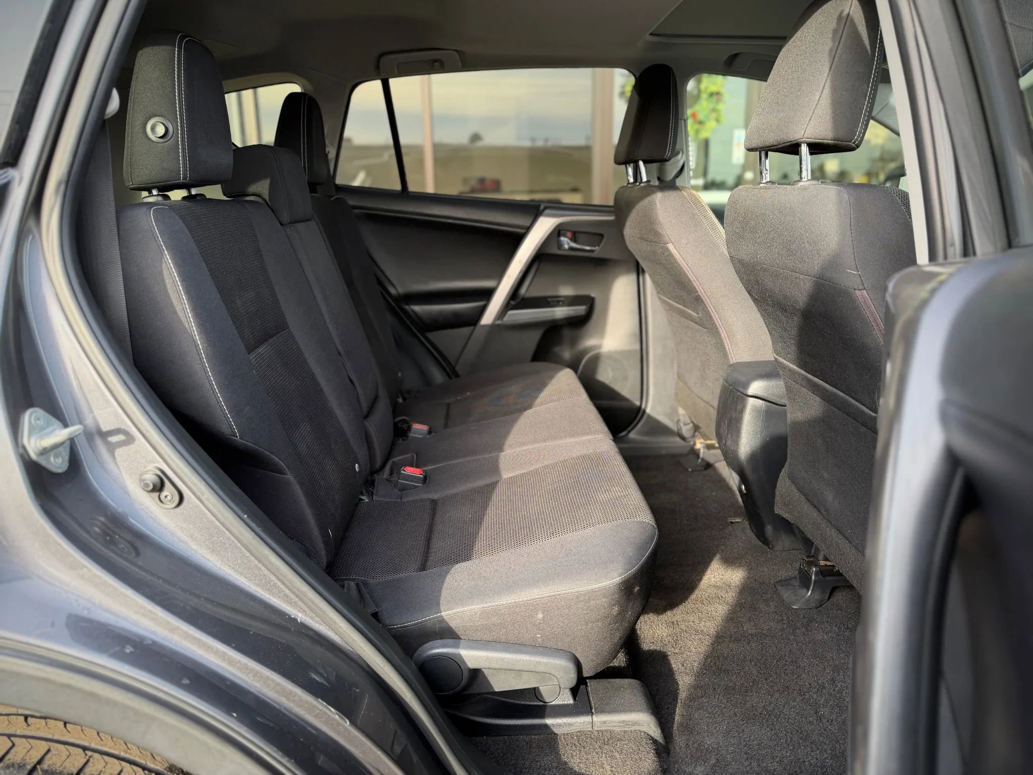 Used 2018 Toyota RAV4 XLE image 22