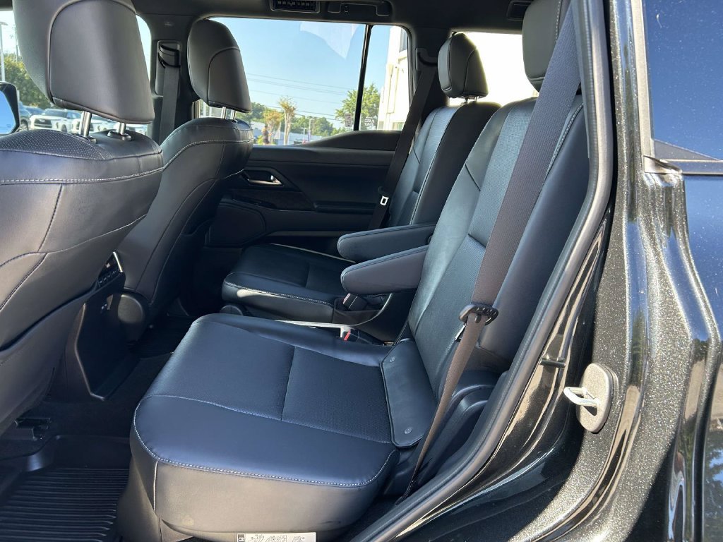 Used 2024 Lexus GX 550 w/ Accessory Package (2T) AWD/4WD image 10