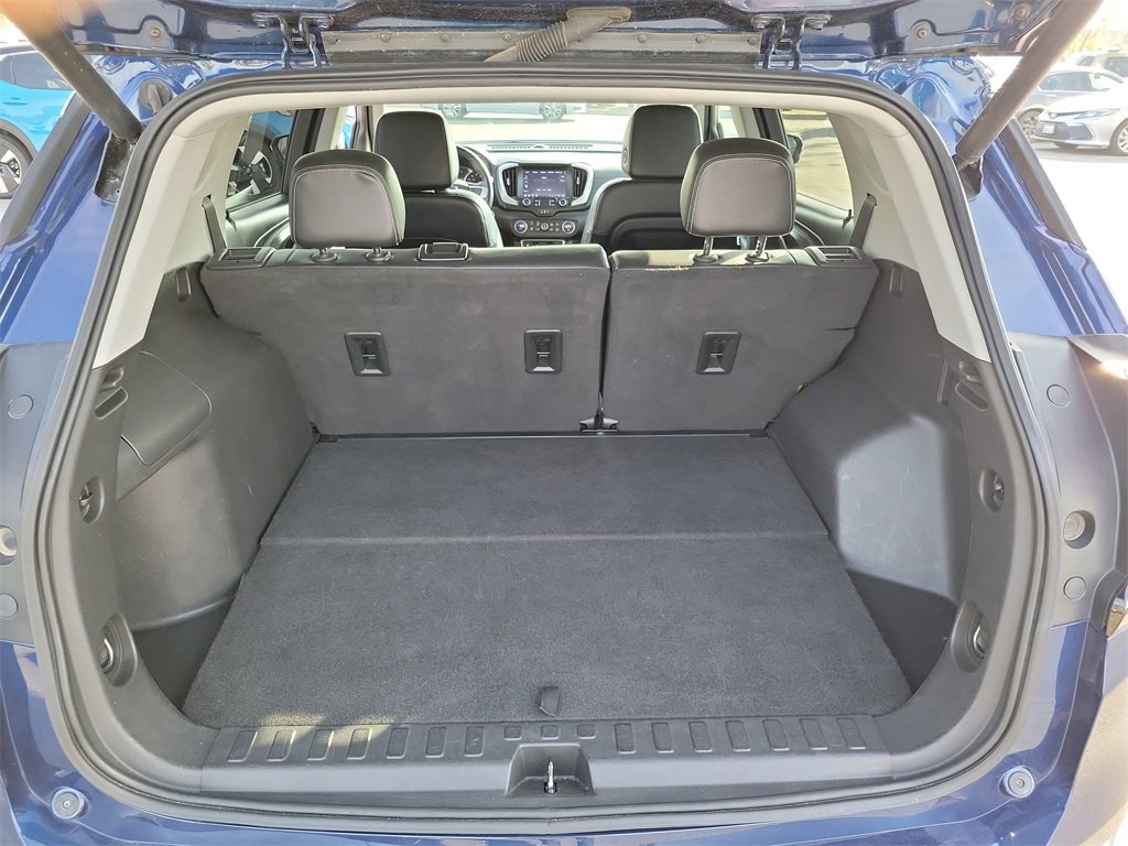 Used 2023 GMC Terrain SLT image 26